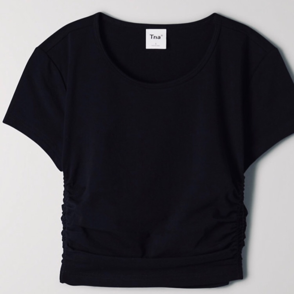 BRAND NEW *** ARITZIA shirt